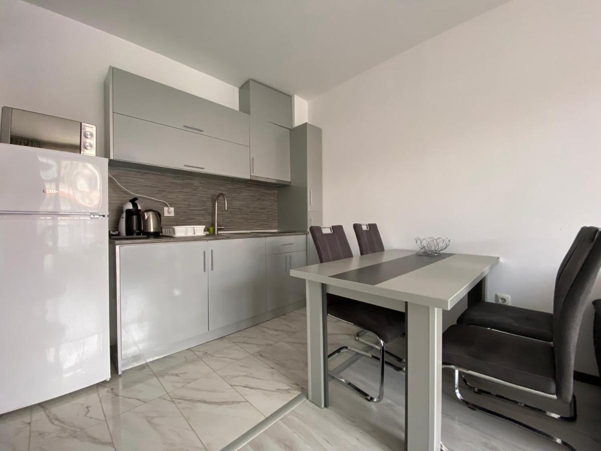 The Green Paradise Apartments Primorsko Exterior photo