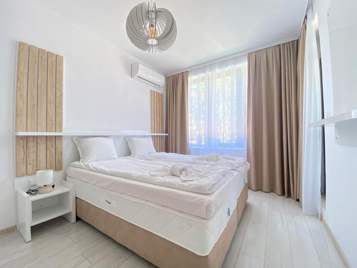 The Green Paradise Apartments Primorsko Exterior photo