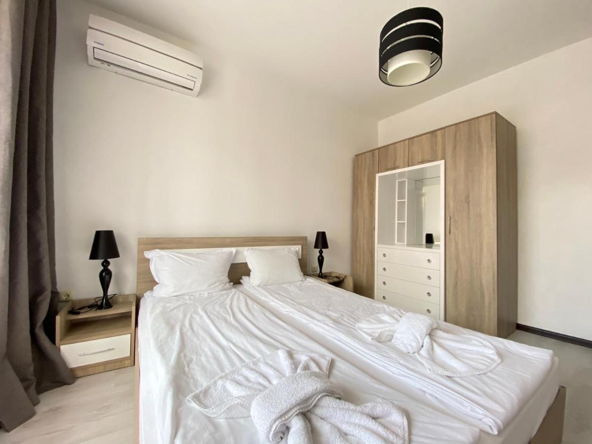 The Green Paradise Apartments Primorsko Exterior photo