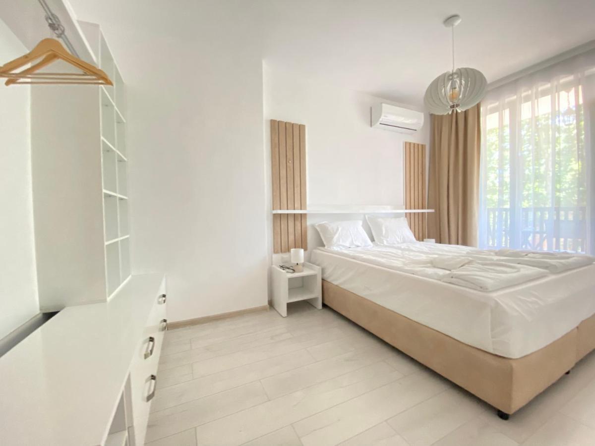 The Green Paradise Apartments Primorsko Exterior photo