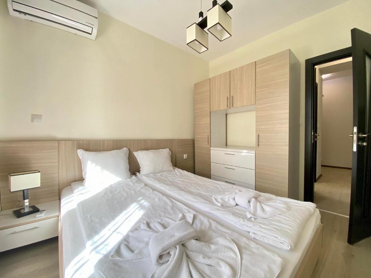 The Green Paradise Apartments Primorsko Exterior photo
